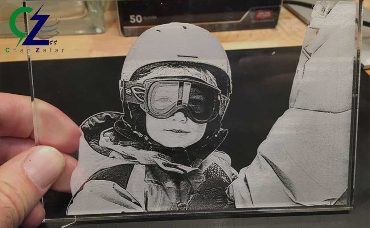 ساخت جاکلیدی با حکاکی لیزری پلکسی