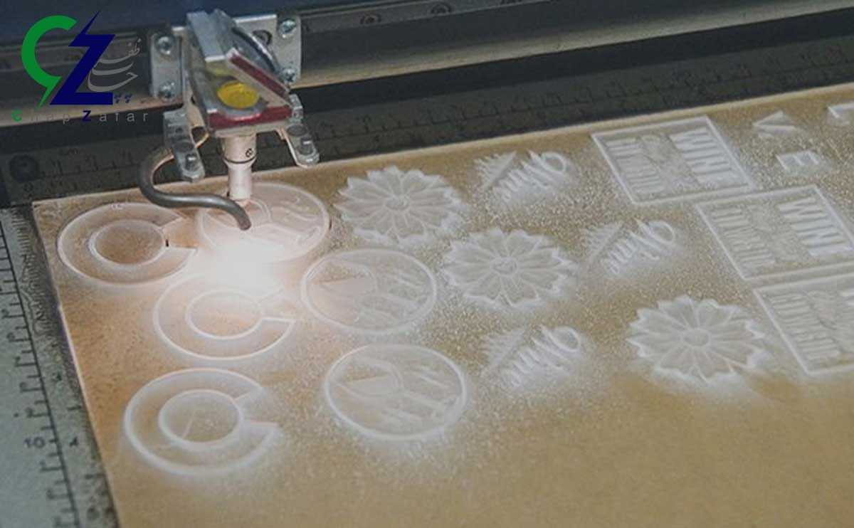 آثار هنری با حکاکی لیزری پلکسی